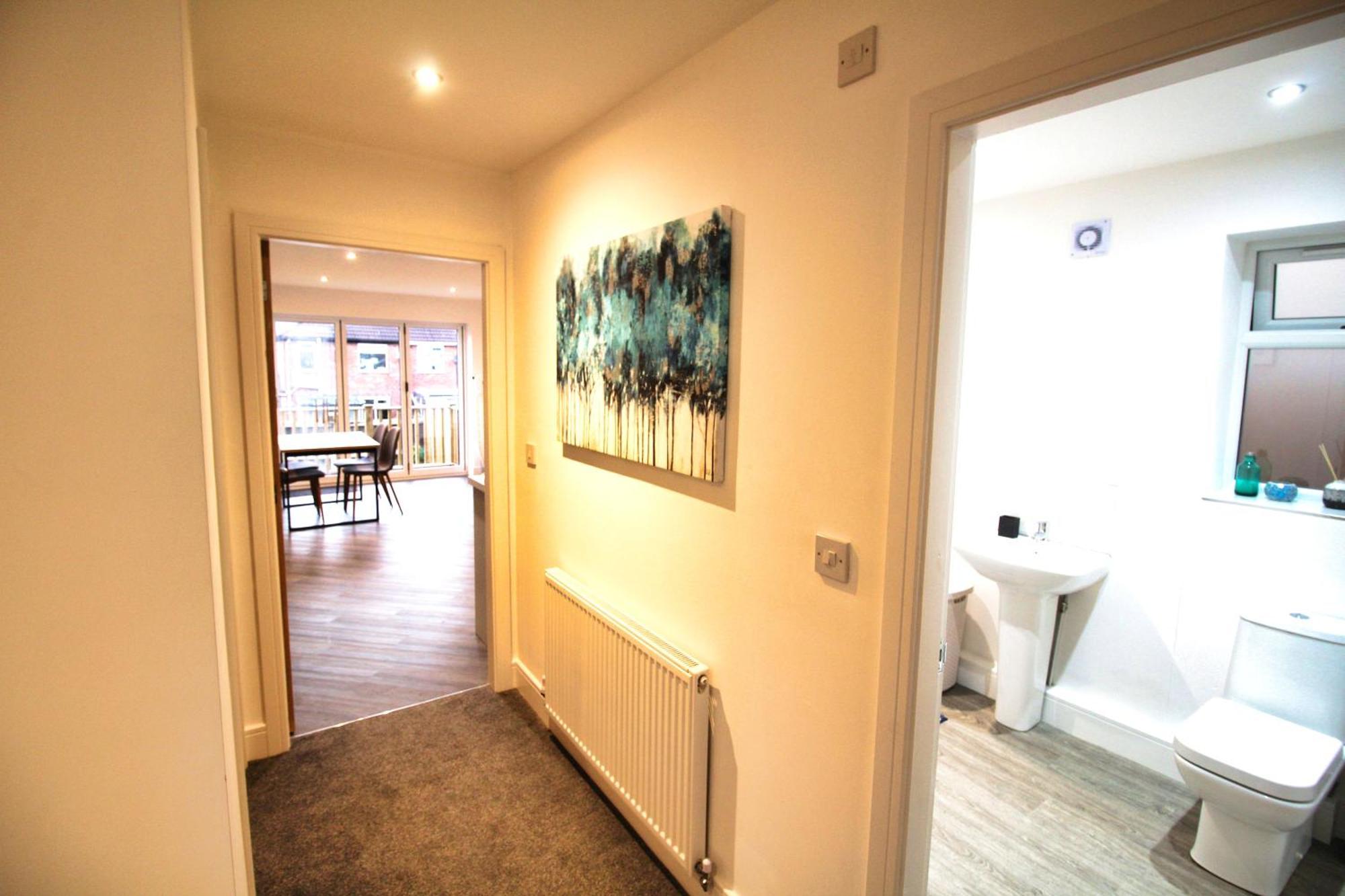 Rotherham - Rawmarsh - Great Customer Feedback - 2 Bed Bungalow - New Build - High End Furnishings - Wheel Chair Accessible - Large Enclosed Garden - Dog Friendly מראה חיצוני תמונה